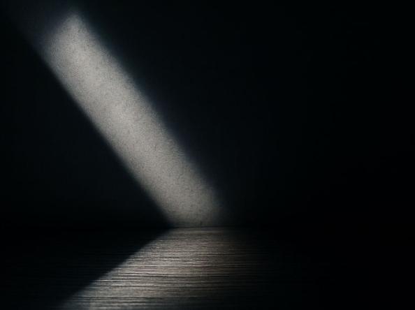 بين الضغط والاستدامة: إدارة تقييم الأداء في المنظمات غير الربحية خلال الأوقات الصعبة