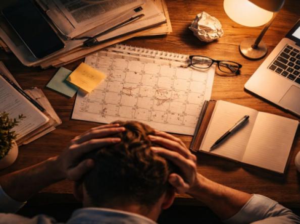 8 ممارسات عملية لتخفيف ضغط نهاية العام في القطاع غير الربحي