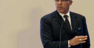 حين تخرّج المزرعة 955 طالبًا: دروس جلسة جيمس مور في منتدى جامعة اليمامة للأوقاف التعليمية